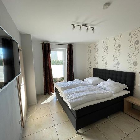 Villa Sara Wohnung Buskam Mit Terrasse Goehren  Exteriör bild