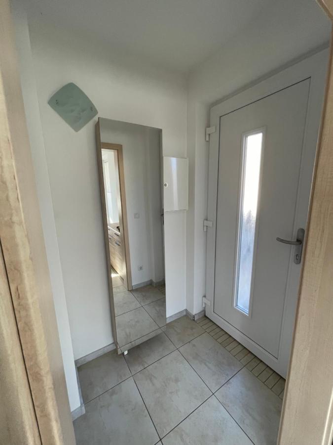 Villa Sara Wohnung Buskam Mit Terrasse Goehren  Exteriör bild
