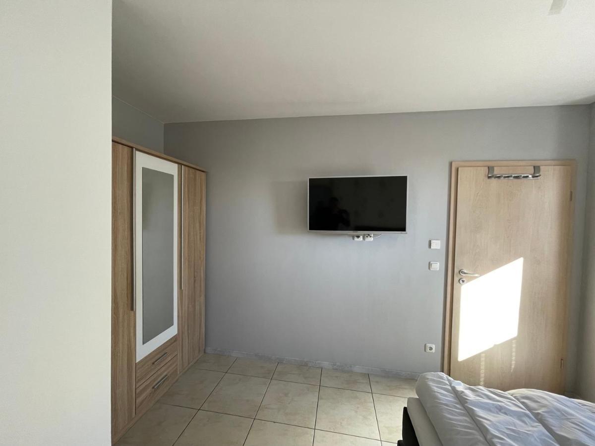 Villa Sara Wohnung Buskam Mit Terrasse Goehren  Exteriör bild